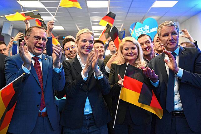 Strahlende Gesichter bei den Blauen.