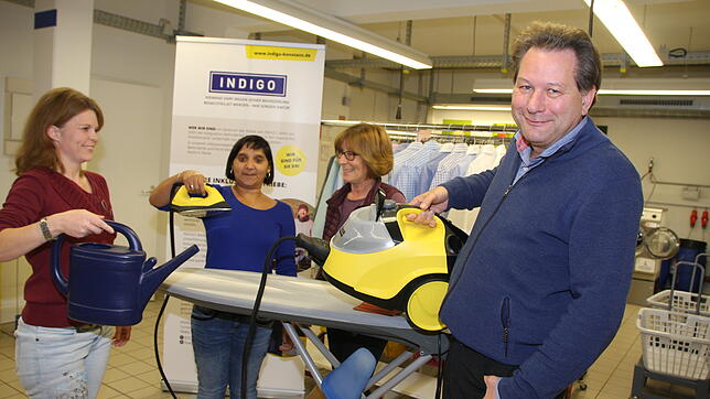 Der Bügelservice des Integrationsbetriebs Indigo für Menschen mit Handicaps muss sich von überalterten Eisen und Dampfbereitern trennen, ...