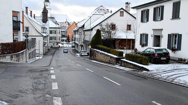 Voraussichtlich im Juni soll die Ziegelbühlstraße, die aus Rohrdorf in die Stadt führt, saniert werden. Doch zuvor, so versicherte es ...