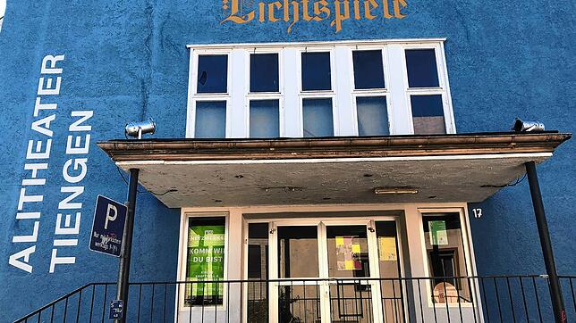 Der Eingang zum Ali-Theater, den früheren Albrecht Lichtspielen, am Tiengener Marktplatz. Die Stadt Waldshut-Tiengen möchte das Gebäude ...