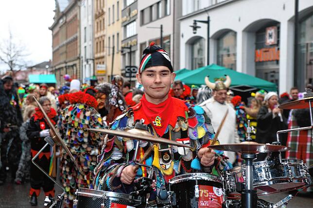 Bild 29: Straßenfasnacht 2025 in Konstanz: Narren erobern die Marktstätte – Die Highlights in Bildern!