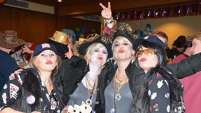 Bei der Saalfasnet der Stadtkapelle Blumberg im Saal unter der Kirche herrrscht stets gute Stimmung. Bild: Jürgen Müller