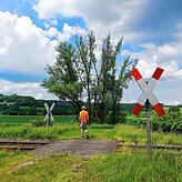 Helfer des Fördervereins Ablachtalbahn setzten die Bahnübergänge in Stand.