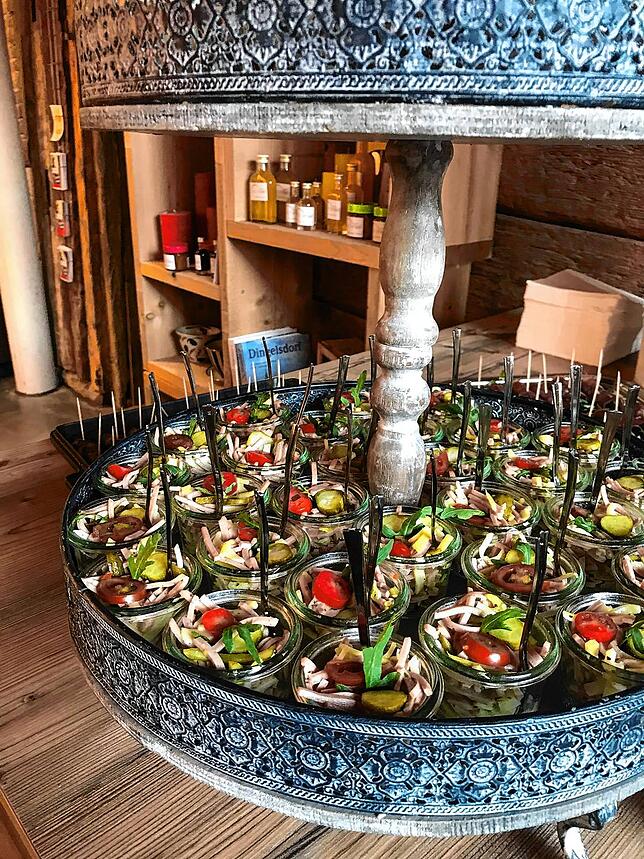 Salat, so weit das Auge reicht in Evelyn&lsquo;s Café.