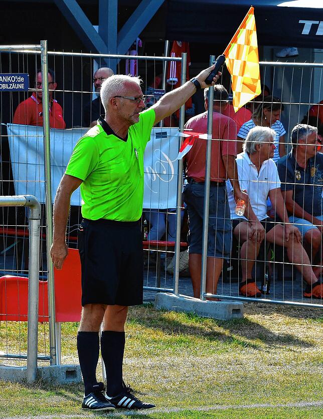 Bild 6: SV Jestetten qualifiziert sich durch ein 5:0 gegen den TuS Efringen-Kirchen für die Hauptrunde im SBFV-Rothauspokal &ndash; und wir haben Bilder!