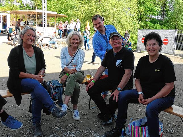 Bild 26: Bilder von der Jahrhundertparty im Festzelt mit Live-Acts und mega Stimmung