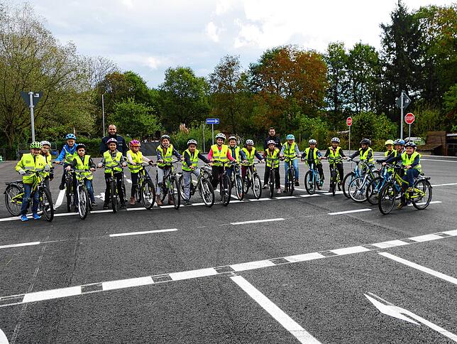 Hier auf dem Verkehrsübungsplatz Wallbach üben sonst Grundschulkinder das Radfahren. Ab Donnerstag gibt‘s hier Autokino vier Tage ...