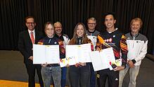 Tag des Ehrenamtes: Für herausragende Einzelleistungen erhalten die Inline-Skater Nele Schuler (vorn, von links), Katja Kaiser und ...