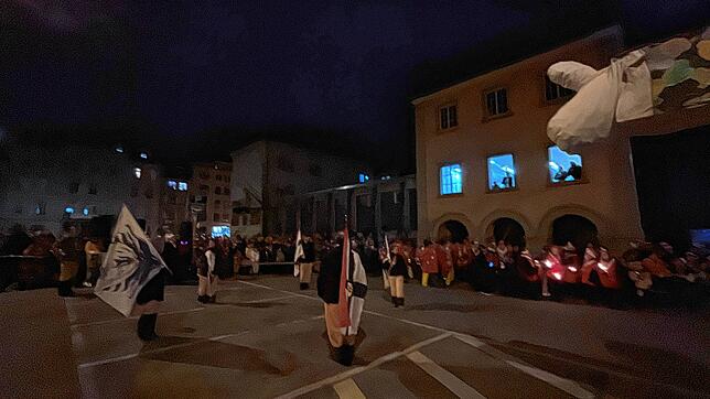 Bild 42: Fasnacht 2025 in Konstanz: So erlebt der Stephansplatz das flammende Spektakel