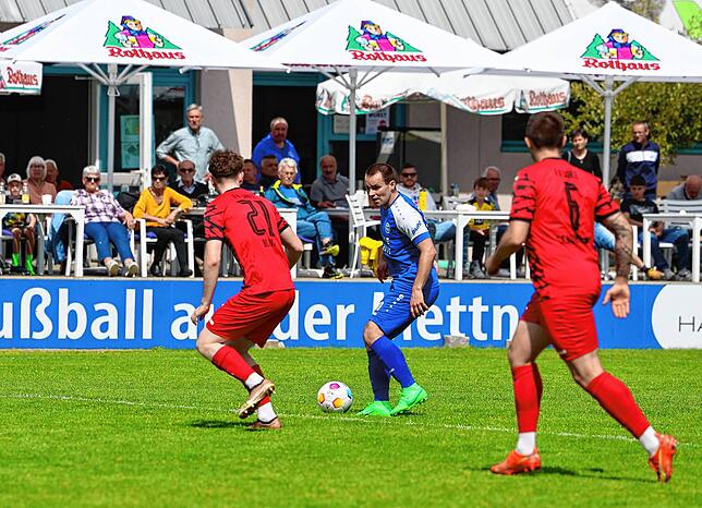 Bild 16: Unsere besten Bilder vom Spiel zwischen dem FC Radolfzell und dem FV Walbertsweiler-Rengetsweiler
