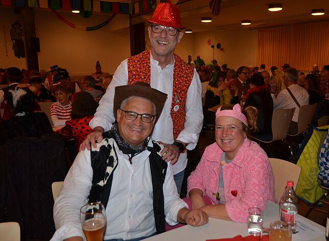 Bild 12: Unvergesslich! So feierte Markdorf den Dreckkübelgschwätz 2025 – Fasnet pur in der Stadthalle!