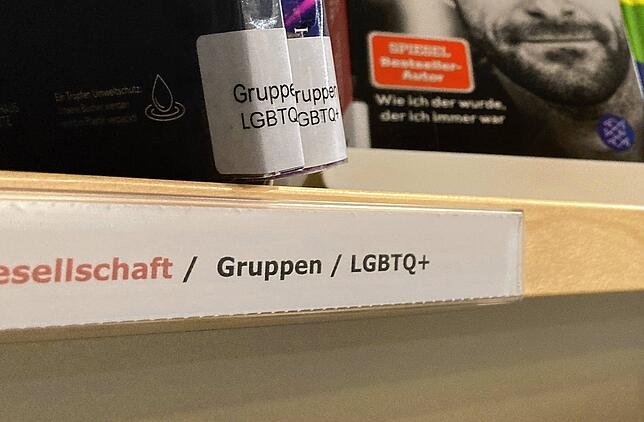 Bücher über Geschlechteridentitäten und sexuelle Orientierung ordnet die Stadtbibliothek jetzt in die neu geschaffene Kategorie ...