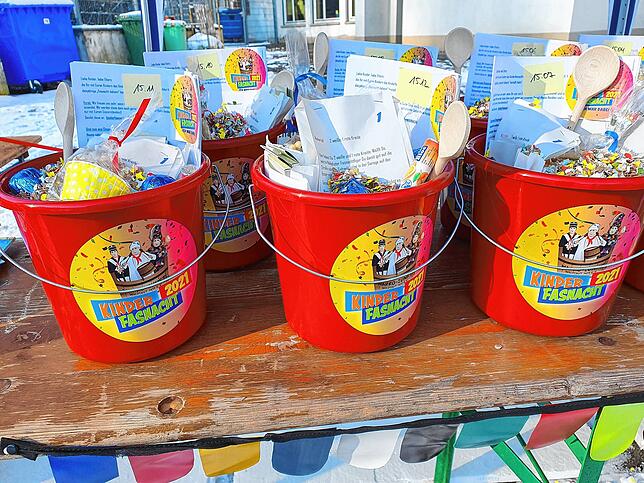 Die Narro-Zunft Waldshut hat am Schmutzigen Donnerstag 2021 eine Kinderfasnacht zum Mitnehmen auf dem Chilbiplatz organisiert.