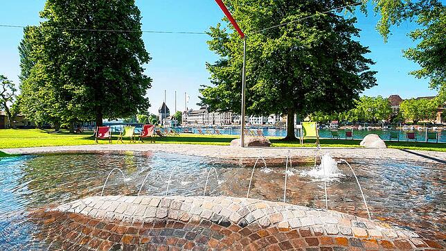 Werden diesen Sommer nicht sprudeln: Die Mini-Fontänen des Planschbeckens im Konstanzer Rheinstrandbad. Hier ein Bild aus dem Sommer 2017.