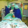 Ein Blick in den Operationssaal im Hegau-Bodensee-Klinikum Singen. Im Moment müssen planbare Operationen verschoben werden, um ...