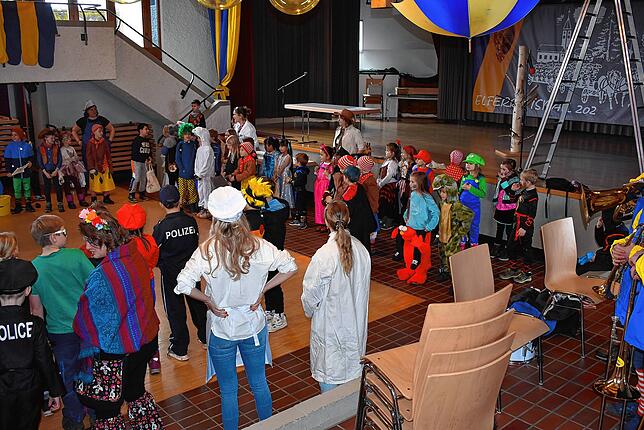 Bild 3: Fasnacht 2025: Bilder der Kindergarten- und Schülerbefreiung in Birkendorf