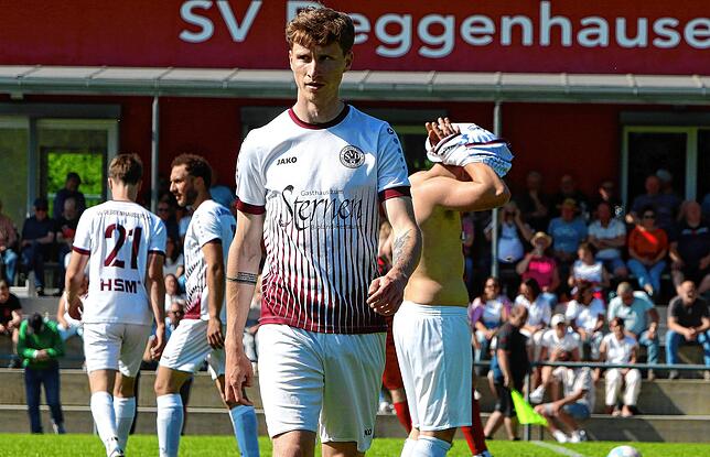 Bild 16: Das torreiche Kellerderby gewinnt der SV Deggenhausertal! Wir waren mit der Kamera dabei!