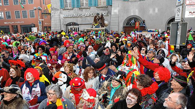 Bild 6: Schmotziger Dunschtig: Auf dem Obermarkt fällt das Jakobiner-Tribunal sein Urteil