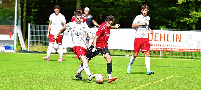 Bild 6: Die SG FC Wehr/Bergalingen startet mit einem 3:1-Sieg ins Abenteuer Verbandsliga &ndash; wir haben Fotos!