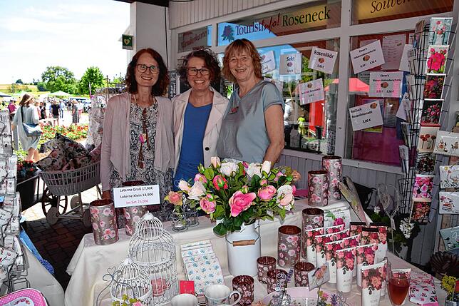 Bild 13: Ein Markt rund um die Rose: Nöggenschwieler Rosentage zeigt sich in Blütenpracht