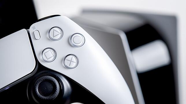 Nutzer klagen derzeit darüber, dass ihre PS5 beim Zocken überhitzt. Welches Spiel dafür verantwortlich sein könnte.
