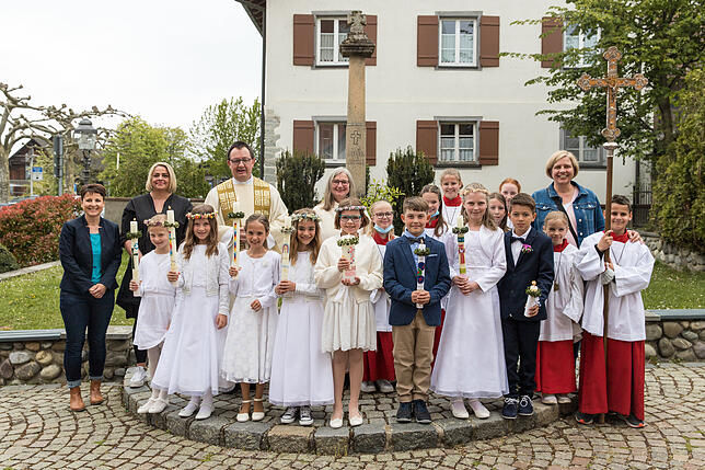 Bild 1: Erstkommunion und Konfirmation in Allensbach und Reichenau: Das sind die Bilder und Namen