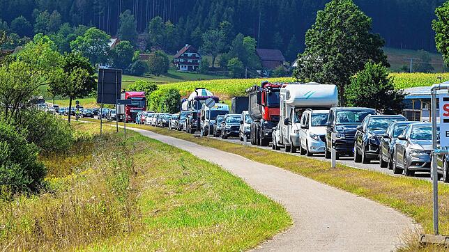 Ab dem Nachmittag bildeten sich am Montag lange Ampelstaus, hier aus Richtung St. Georgen kommend.