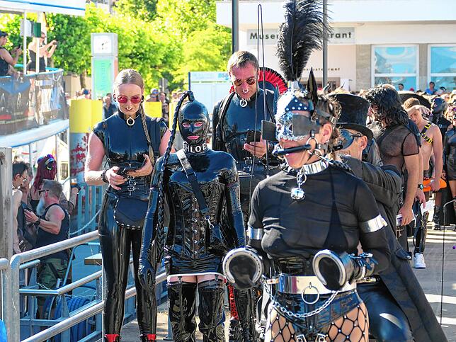 Bild 26: "Leinen los" für das Torture Ship: Das berühmteste BDSM- und Fetisch-Schiff auf dem Weg nach Konstanz