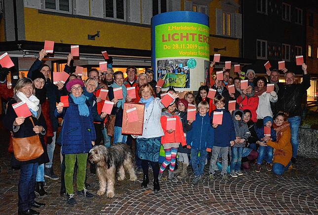 „Parents for Future“ in Markdorf wollen sich weiterhin in die Politik einmischen, wie bei der Klimakarten-Aktion im Herbst.
