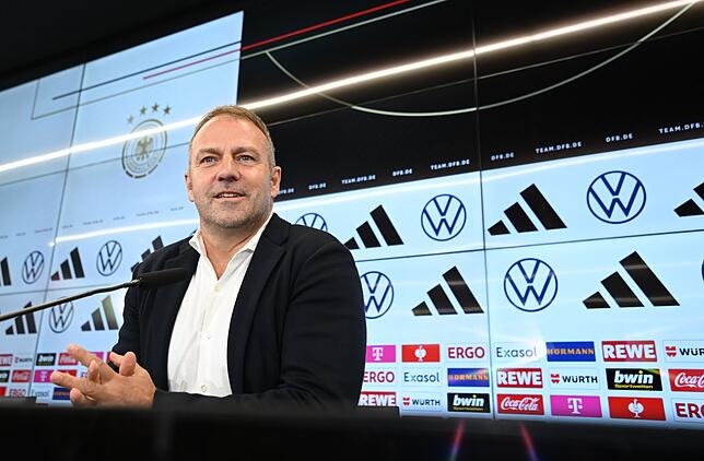 Hat das Geheimnis über seinen WM-Kader gelüftet: Bundestrainer Hansi Flick.