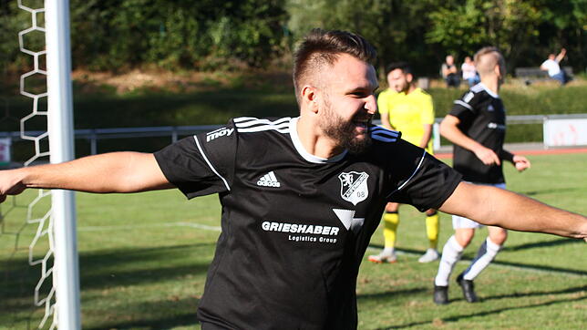 Vierer-Pack: Bujar Halili bewies beim 4:2-Sieg des SV 08 Laufenburg gegen den FV Herbolzheim seine überragenden Stürmerqualitäten und ...