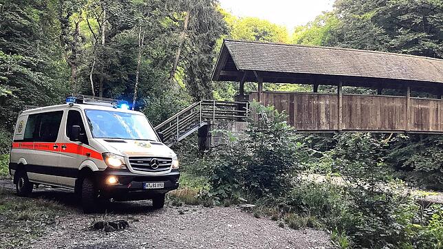 Zu den Haupteinsatzorten der Bergwacht Wutach zählt die Wutachschlucht. Unser Beispielbild zeigt ein Rettungsfahrzeug am Kanadiersteg.