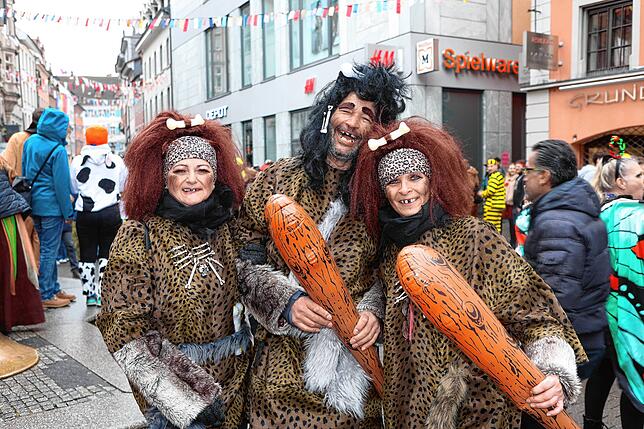 Bild 7: Die Konstanzer Fasnacht außer Rand und Band! Hästräger feiern auf der Marktstätte – die schönsten Bilder!