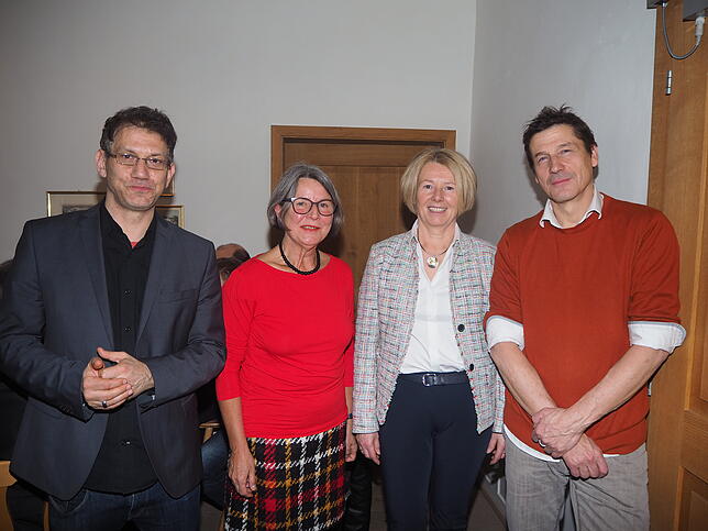 Haben einen Grund zur Freude (von links): Marcel El-Kassem, Andrea Bräuning (beide Landesdenkmalamt), Bürgermeisterin Ira Sattler und ...
