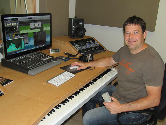 Der Regieraum des Tonstudios ist mit moderner Digitaltechnik ausgestattet. Von hier aus kann jede Art von Musik und Sound produziert und ...