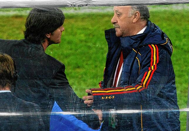 Auch im Halbfinale der WM 2010 in Südafrika in Durban war wieder Spanien eine Nummer zu groß &ndash; erneut kein Titel für Löw.