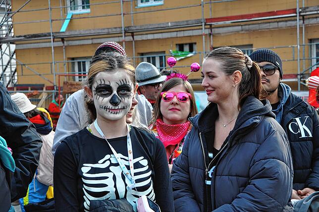 Bild 24: Beste Einblicke zum Narrenbaumsetzen in Markdorf – so feiert die Stadt!