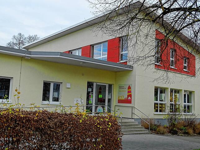 Erst kürzlich wurde die Kindertagesstätte am Obertor vollkommen saniert. Die Einrichtung gibt es schon über 125 Jahre. Gebäude und ...