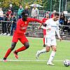 Unaufhaltsam: Sandro Knab (rechts) lässt José Ngonge Mboyo stehen und erzielt den ersten seiner drei Treffer beim 7:1-Erfolg des SV 08 ...