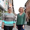 Silja Neumaier (links) und Regina Brüsewitz, Geschäftsführerin der Tourismus- und Stadtmarketing Radolfzell GmbH zeigen sich zufrieden ...