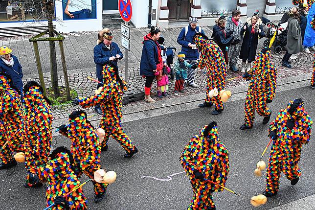 Bild 19: Erst als Pappfigur, dann live: Alle Bilder vom Tag mit Karl Lauterbach in Stockach