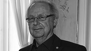 Dr. Gerhard Dieter bei der Verleihung des Bundesverdienstkreuzes im Jahr 2016. Der Gründer des Wehrer Ärztehauses ist im Alter von 82 ...