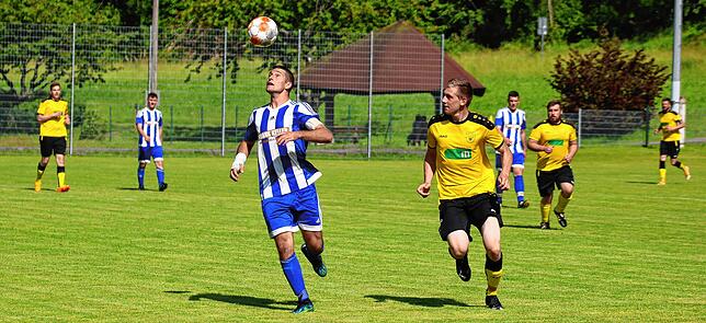 Bild 33: SV Karsau schießt sich mit 14:0 bei der Spvgg. Utzenfeld zum Titel &ndash; und wir haben Bilder!