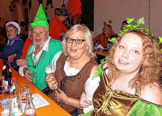 Das närrische Volk hatte viel Spaß beim Zunftball in Glashütte am Samstag.