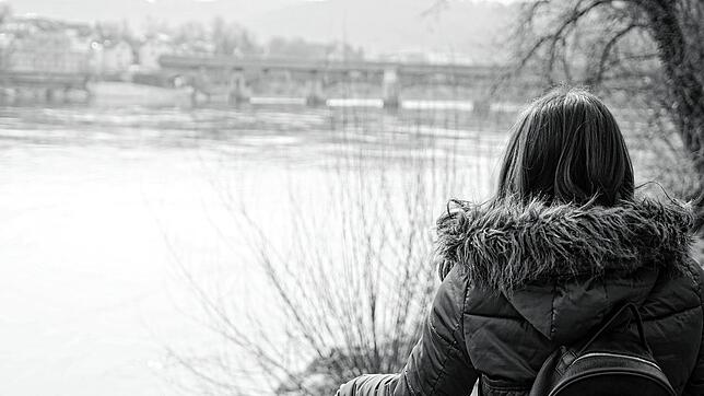 Carola S. blickt auf den Rhein und die Bad Säckinger Holzbrücke. In dieser Zeit genießt die Mutter es, wenn sie ausnahmsweise mal eine ...