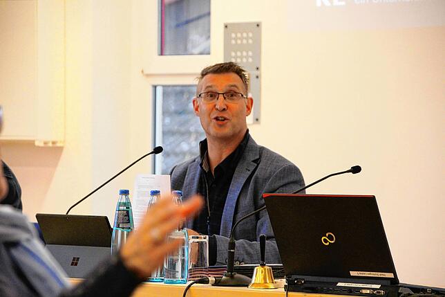 Bürgermeister Joachim Burger ist die Strukturverbesserung im Bereich der Wasserversorgung wichtig. Erste Sanierungen können im Jahr 2022 ...