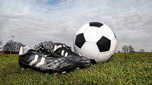 Bild : Transfers im Bezirk Bodensee: Wer wechselt wohin? Alle Entwicklungen im regionalen Fußball!