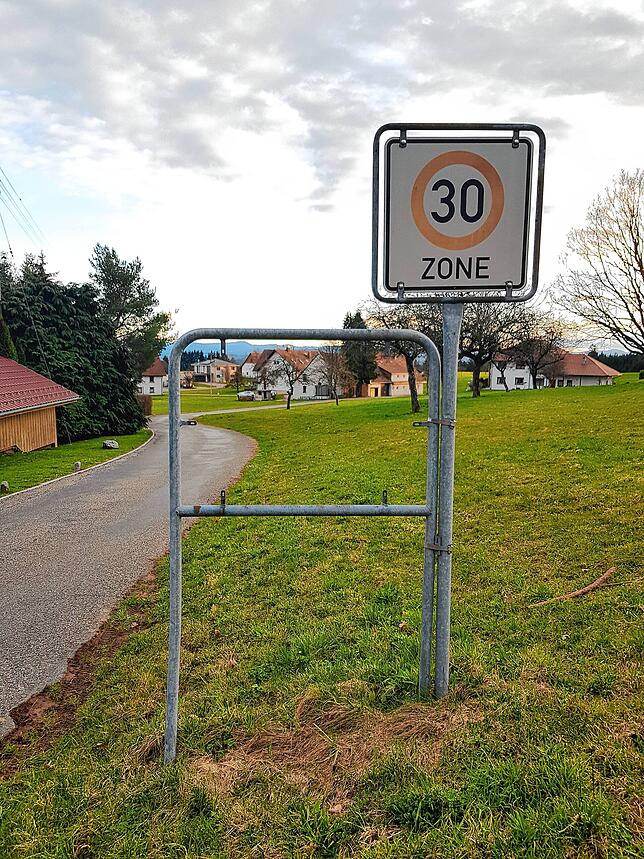 Auch hier in Oberhof &bdquo;Im Sood&ldquo; fehlt das Ortsschild.