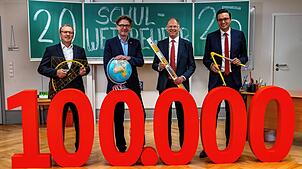 Startschuss für den gemeinsamen Schulwettbewerb 2025 von Sparkasse Schwarzwald-Baar und SÜDKURIER-Medienhaus. 100.000 Euro liegen im ...