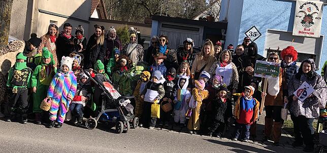 Die Stadtkäfer-Kinder, Eltern und Erzieherinnen haben sich ausgiebig auf die Fasnet in Bad Dürrheim vorbereitet. Alle hatten schließlich ...